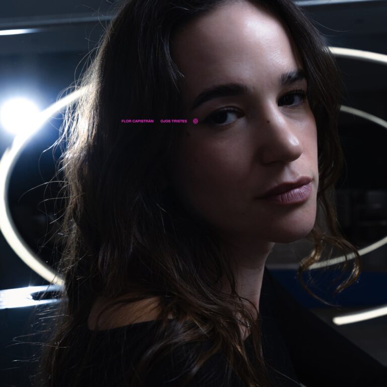 Flor Capistran, Cesar Capistran – Ojos Tristes on Phisica